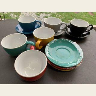 Coffee cups & saucers