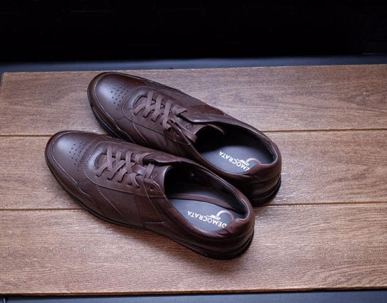 DEMOCRATA Air 360 Fesyen Pria Sepatu Sepatu Formal di Carousell