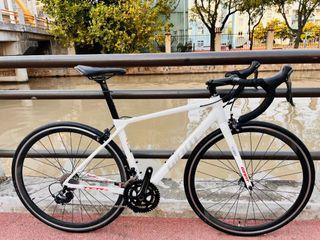🔥Giant TCR SL Carbon Fork Road Bicycle Shimano Tiagra Bike.