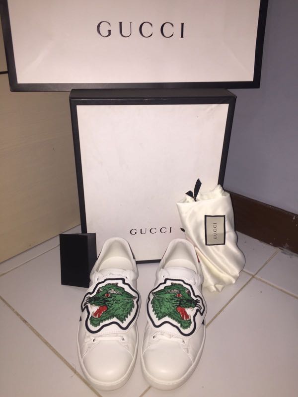 gucci sneakers tiger patch