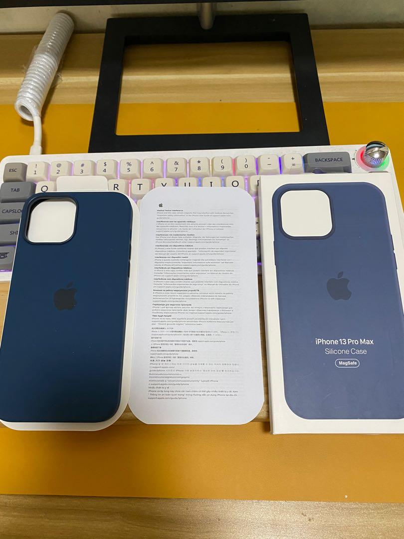 iPhone 13 Pro Max Magsafe Silicone Case (Category: Cases & Sleeves) located in Manila. Submitted by razelysonn (Listing ID 1136807748, Image 2). Description: .