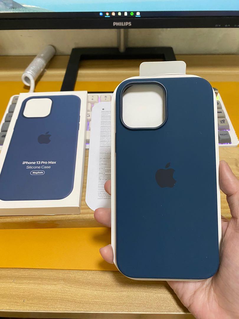 iPhone 13 Pro Max Magsafe Silicone Case (Category: Cases & Sleeves) located in Manila. Submitted by razelysonn (Listing ID 1136807748, Image 3). Description: .