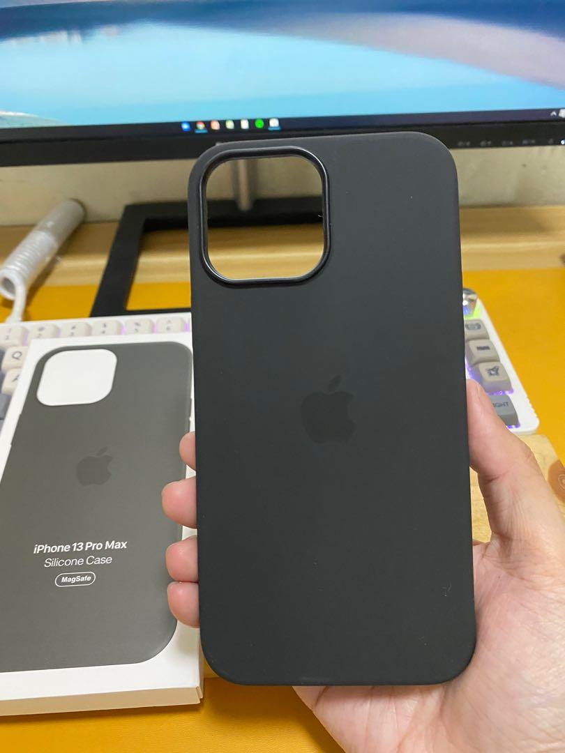 iPhone 13 Pro Max Magsafe Silicone Case (Category: Cases & Sleeves) located in Manila. Submitted by razelysonn (Listing ID 1136807926, Image 1). Description: pm me, other colors available .