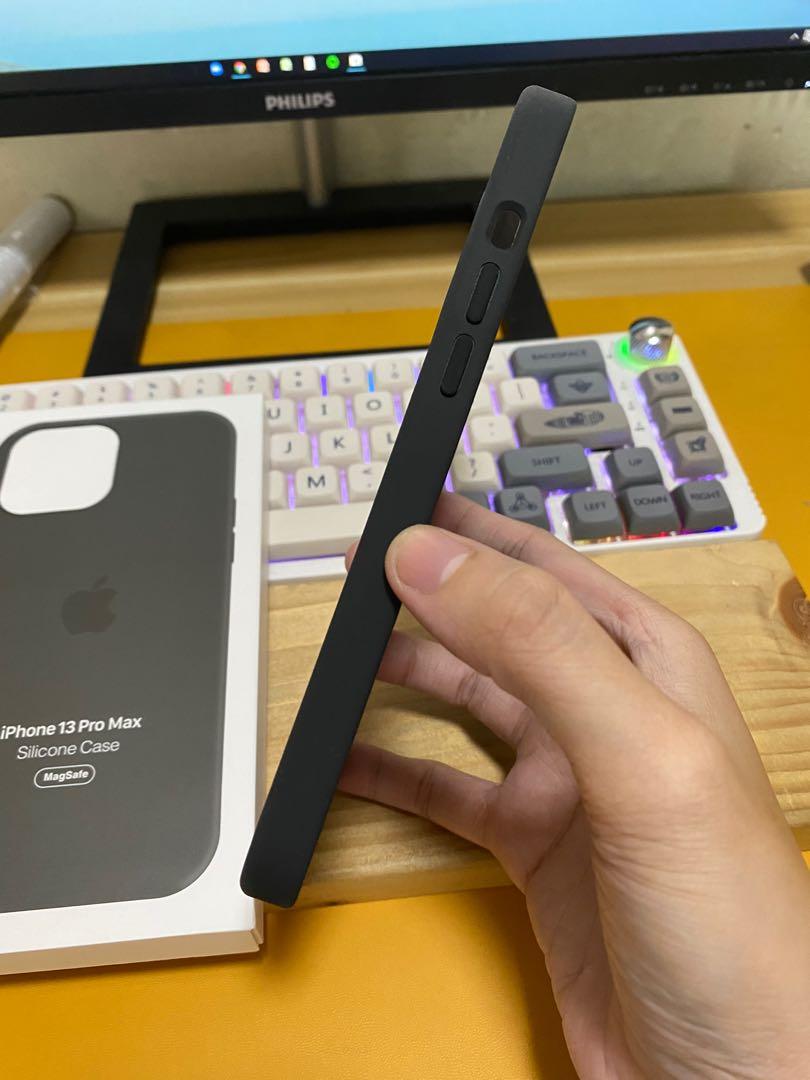 iPhone 13 Pro Max Magsafe Silicone Case (Category: Cases & Sleeves) located in Manila. Submitted by razelysonn (Listing ID 1136807926, Image 2). Description: pm me, other colors available .