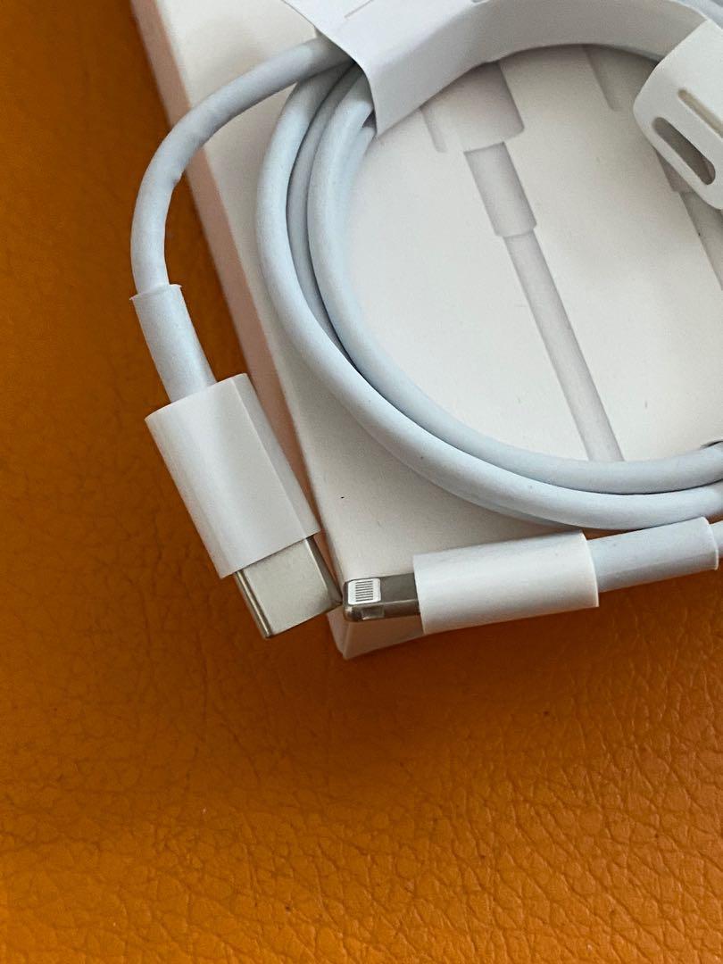 iPhone C to Lightning Cable Cord (Category: Chargers & Cables) located in Manila. Submitted by razelysonn (Listing ID 1136813754, Image 2). Description: pm me.