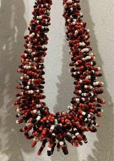 Kalung Manik Merah