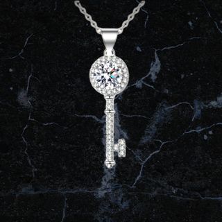 (Kategori: ) berada di . Dikirim oleh fortuneboutiquejewellery (ID iklan 1136742436, Gambar 1). Deskripsi: .