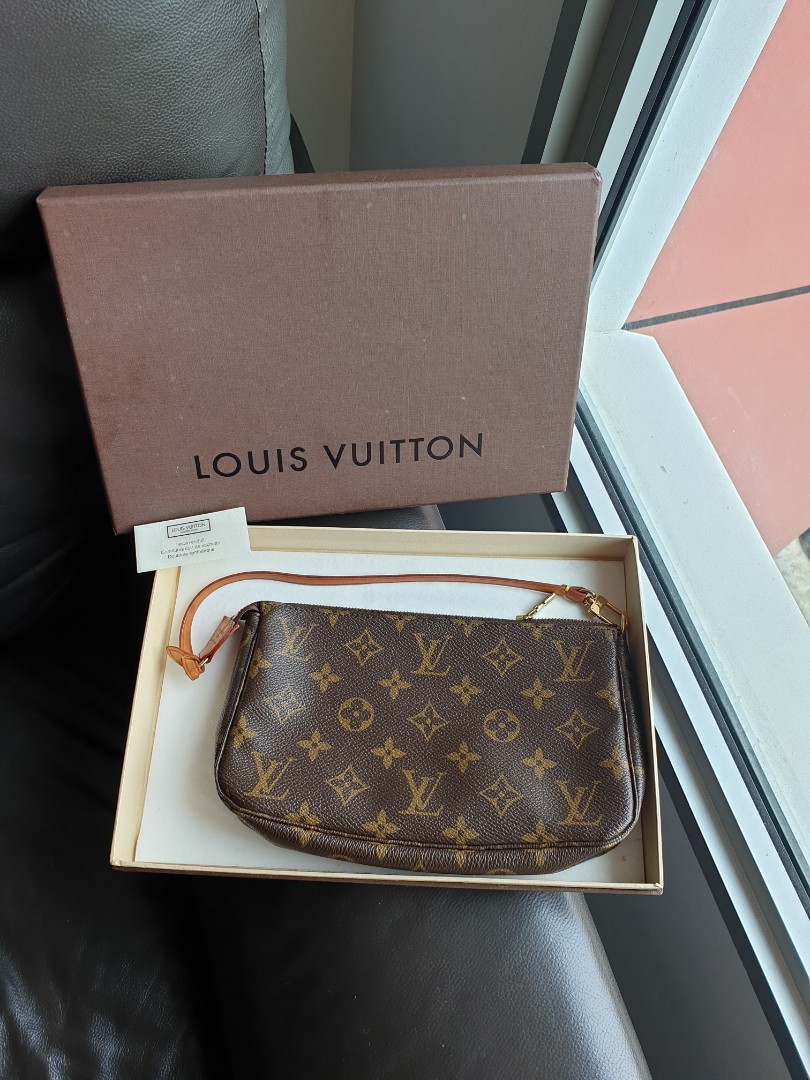 Louis Vuitton Vintage Monogram Canvas Pochette Accessoires (SHF-17707) –  LuxeDH