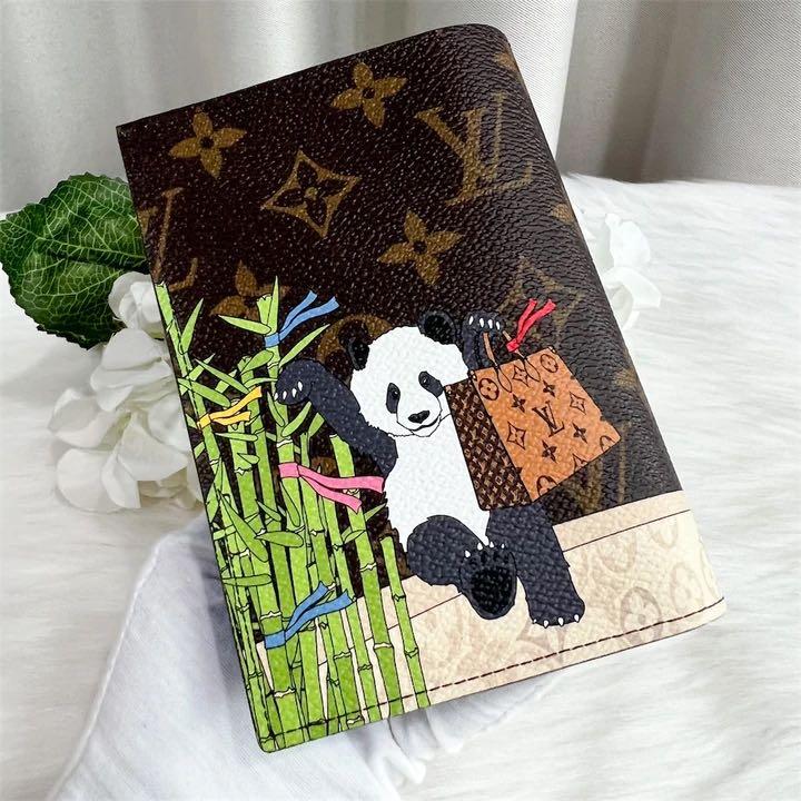 LV Passport Cover China Xmas 2021 NIB