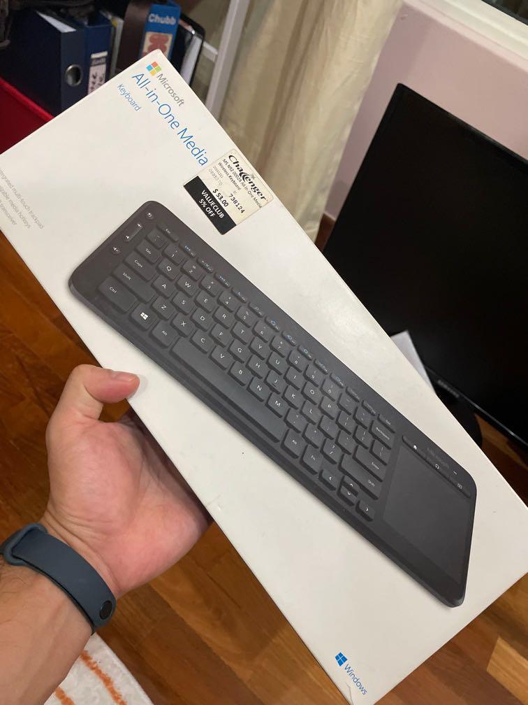 Microsoft keyboard (Category: Computer Keyboard) located in Singapore. Submitted by power.seller (Listing ID 1136822221, Image 3). Description: All in one media keyboard , great for smart tvs. Hardly used. Condition 9.25/10. .