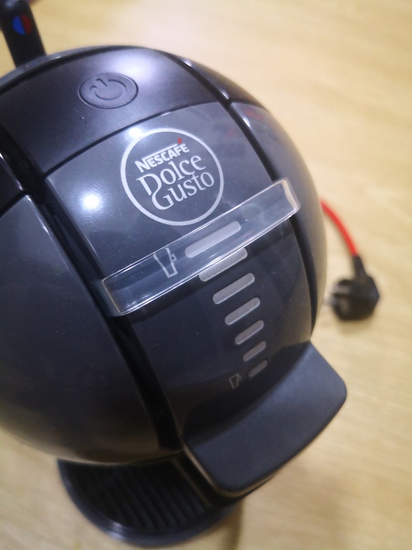 Nescafe Gusto Krups coffee machine (EU plug), TV & Home Appliances