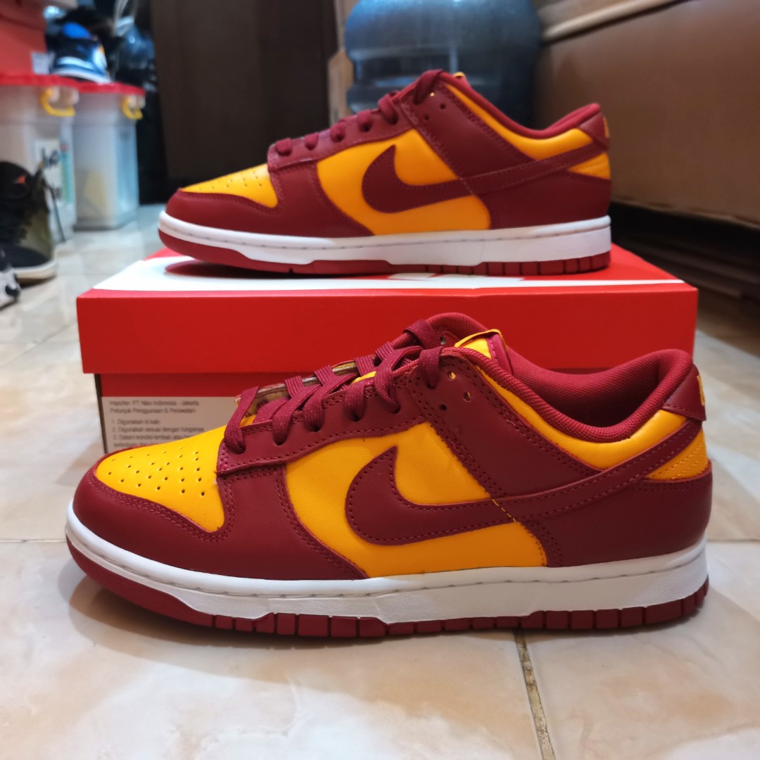 Nike Dunk Low Midas Gold, Fesyen Pria, Sepatu , Sneakers di Carousell