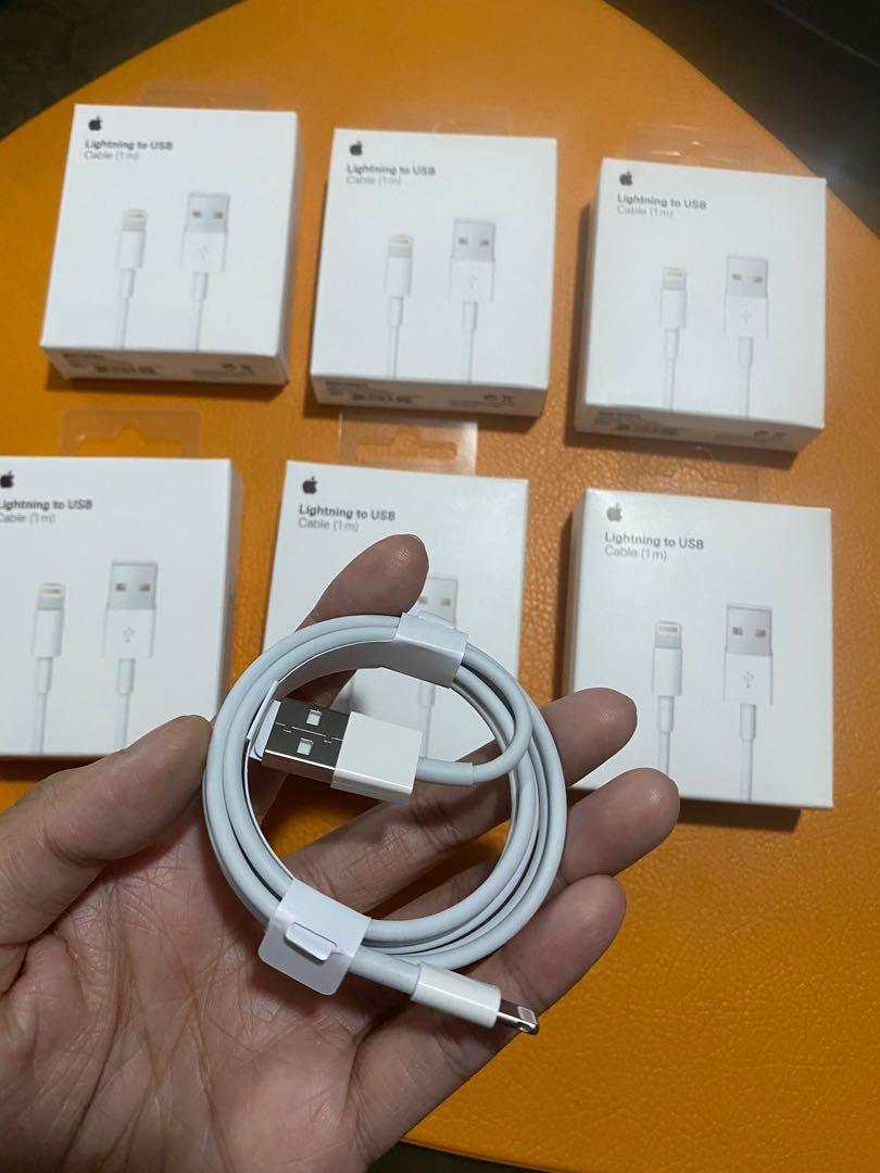 Original iPhone Lightning Cable (Category: Chargers & Cables) located in Manila. Submitted by razelysonn (Listing ID 1136814537, Image 2). Description: pm me.
