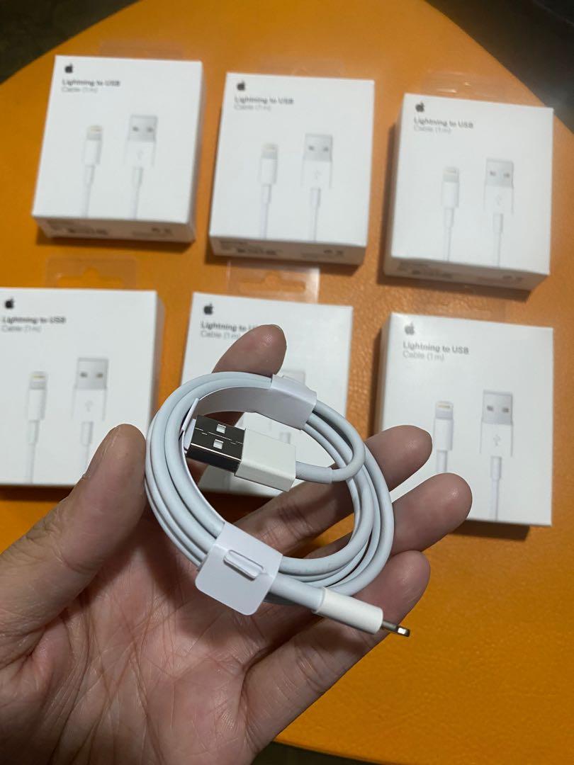 Original iPhone Lightning Cable (Category: Chargers & Cables) located in Manila. Submitted by razelysonn (Listing ID 1136814537, Image 3). Description: pm me.