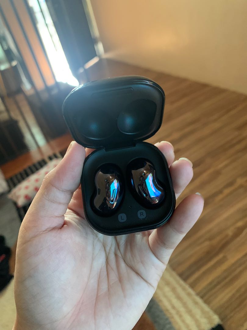 SAMSUNG BUDS LIVE, Telepon Seluler 