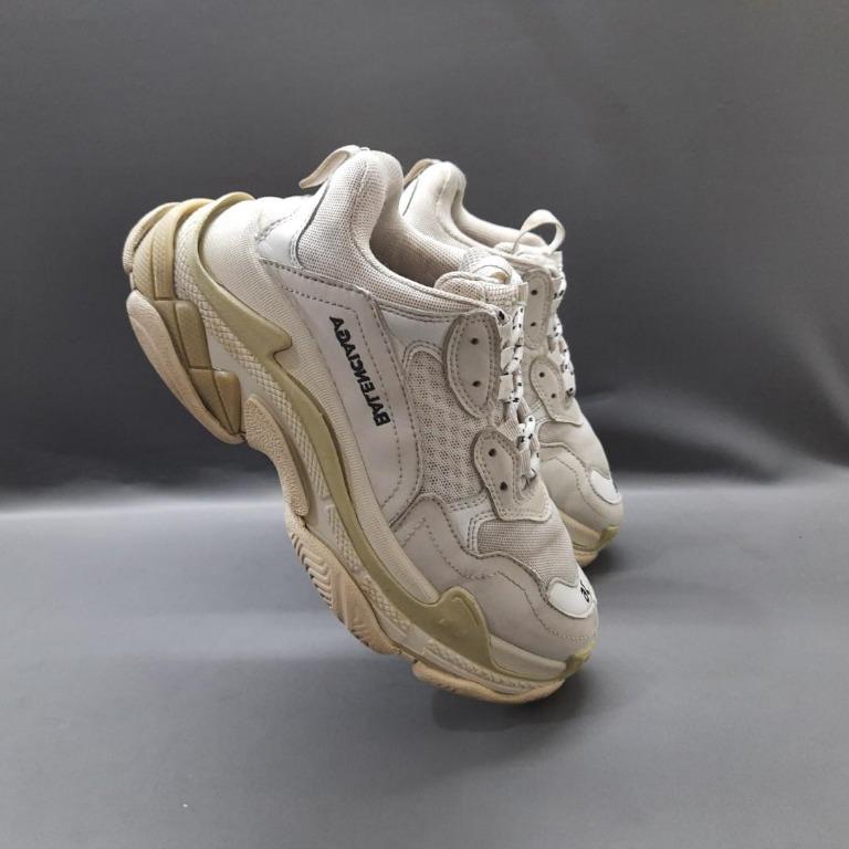 Sepatu Balenciaga Balenciaga White Triple Balenciaga Triple S Trainers Off  White