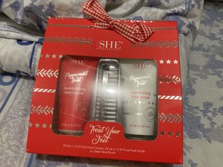 SHE Aromatherapy moisturising foot cream and exfoliating foot scrub 腳部磨砂及腳霜64168638200577110