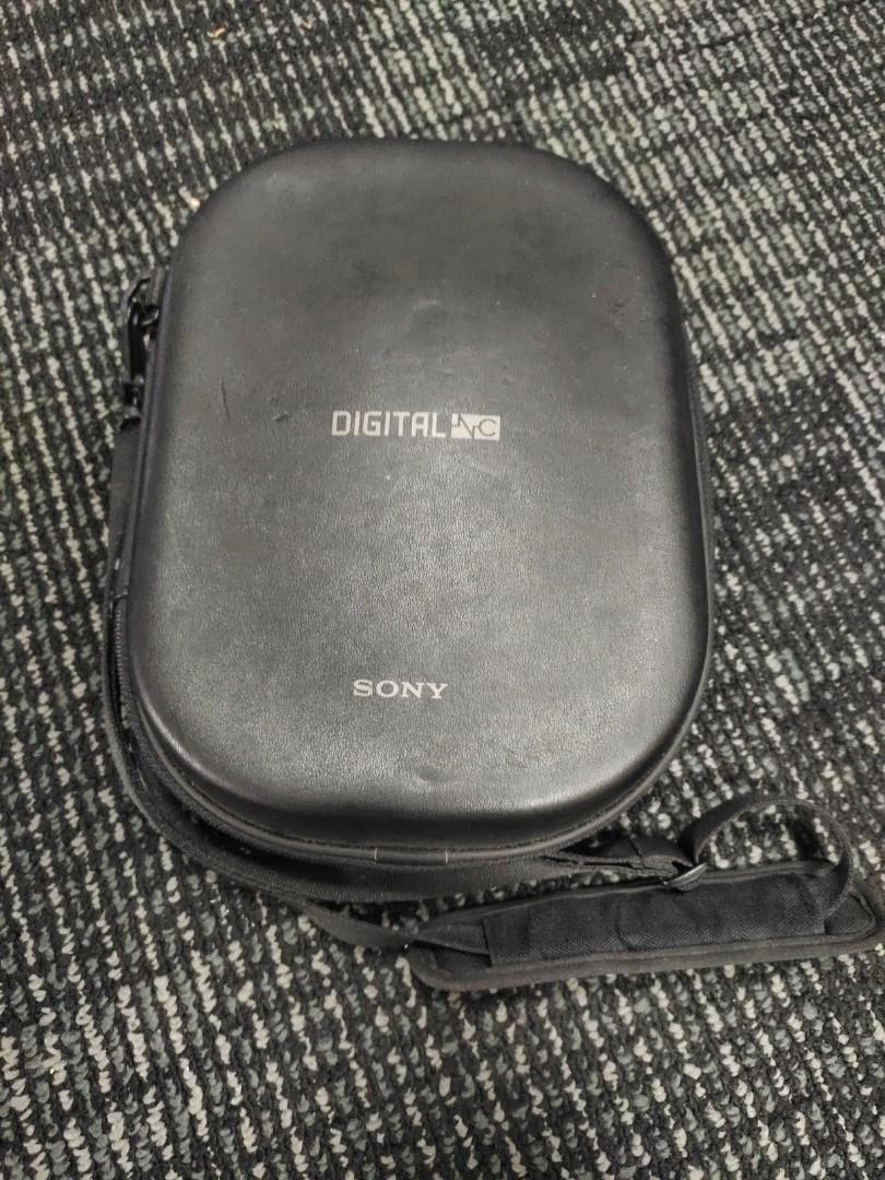 Sony headphone case, Hobbies & Toys, Music & Media, Musical Instruments