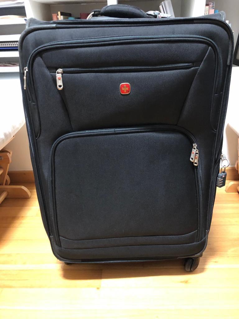 swissgear large suitcase
