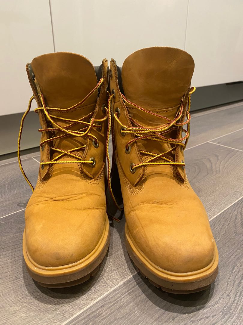 Timberland waterproof boot in wheat nutbuck US 9 Women s