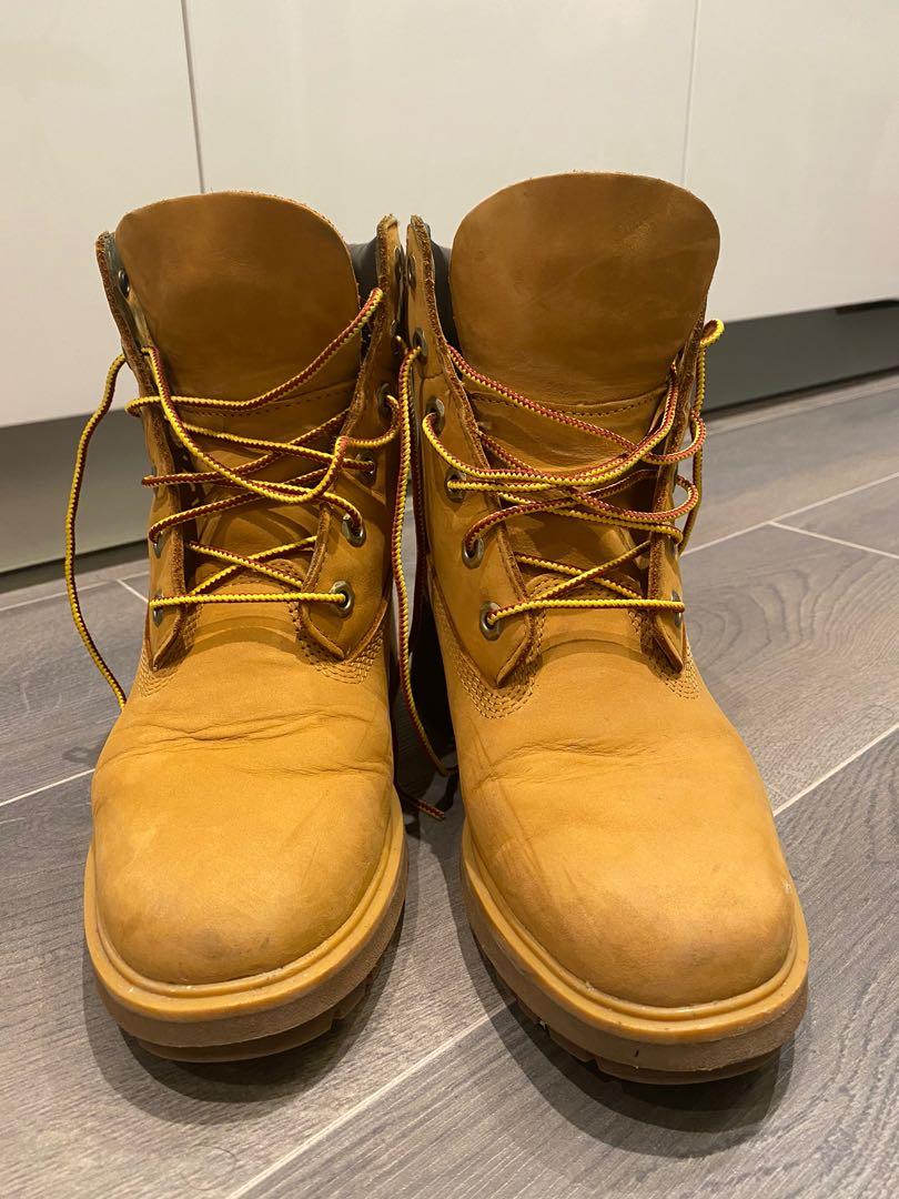 Timberland waterproof boot in wheat nutbuck US 9