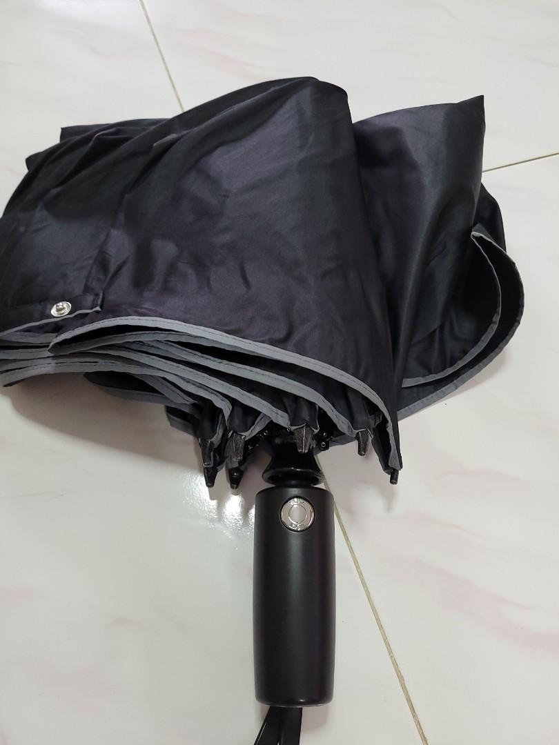Tumi Umbrella Large, Hobbies & Toys, Travel, Umbrellas on Carousell