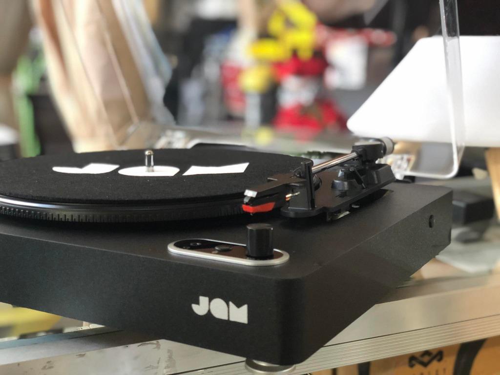 Turntable JAM Spun out (Category: Vinyls) located in San Pedro. Submitted by aus-plus (Listing ID 1136671035, Image 3). Description: Features: ✅With built-in Bluetooth ✅Digitalize your vinyl ✅With dust cover.
