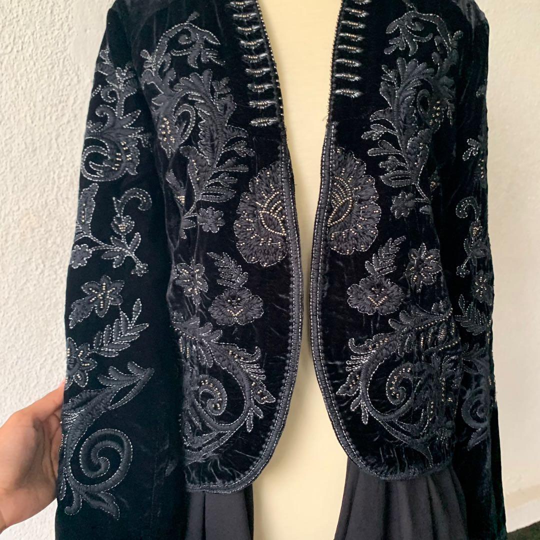 Zara Embellished Embroidered Velvet Jacket Blazer Black Embroidery Peplum Top