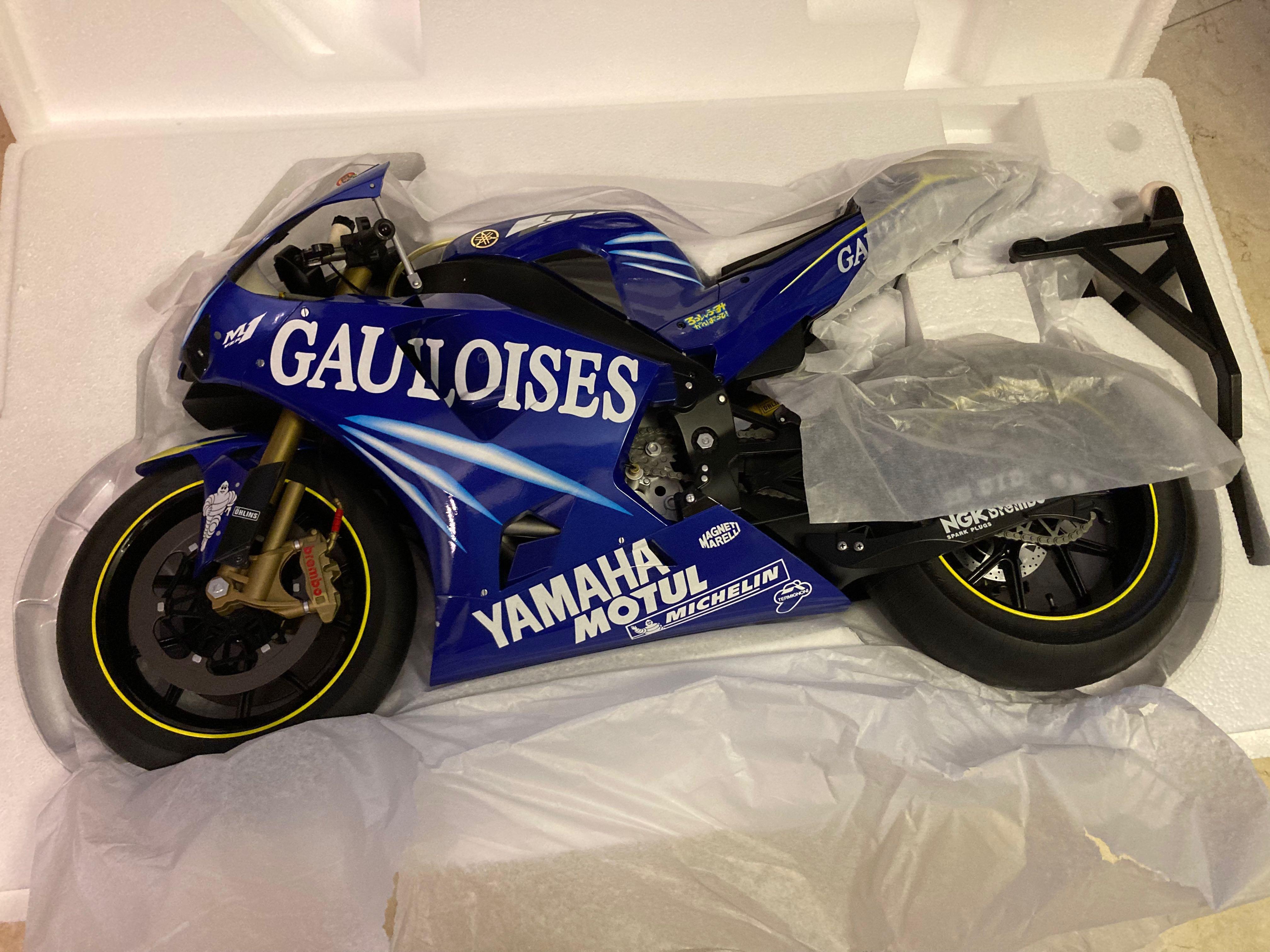 1/4 Minichamps Valentino Rossi Collection VR46 Yamaha YZR-M1 World 