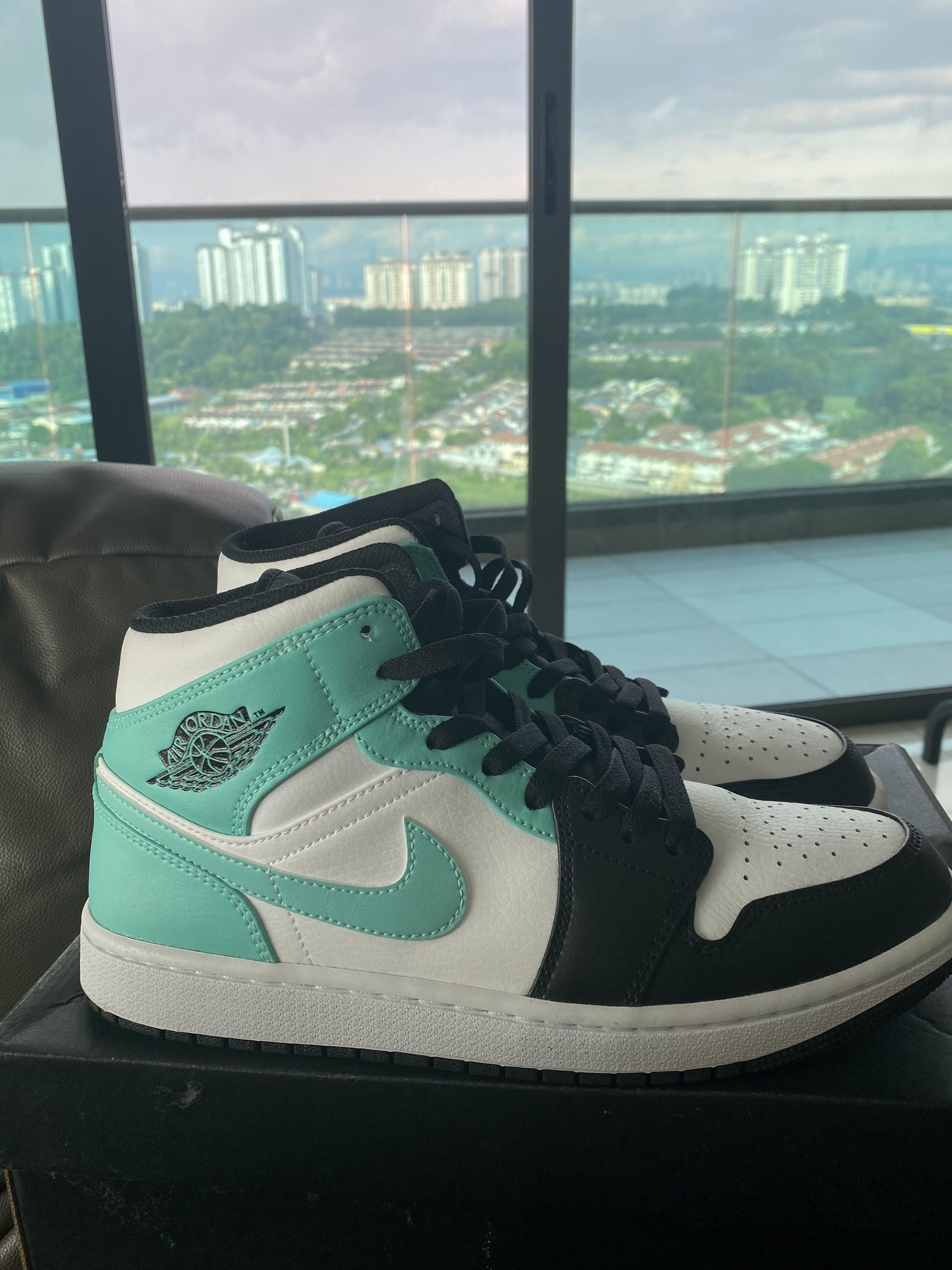 Air Jordan 1 Mid Tropical Twist, Men's Fashion, Footwear, Sneakers on  Carousell