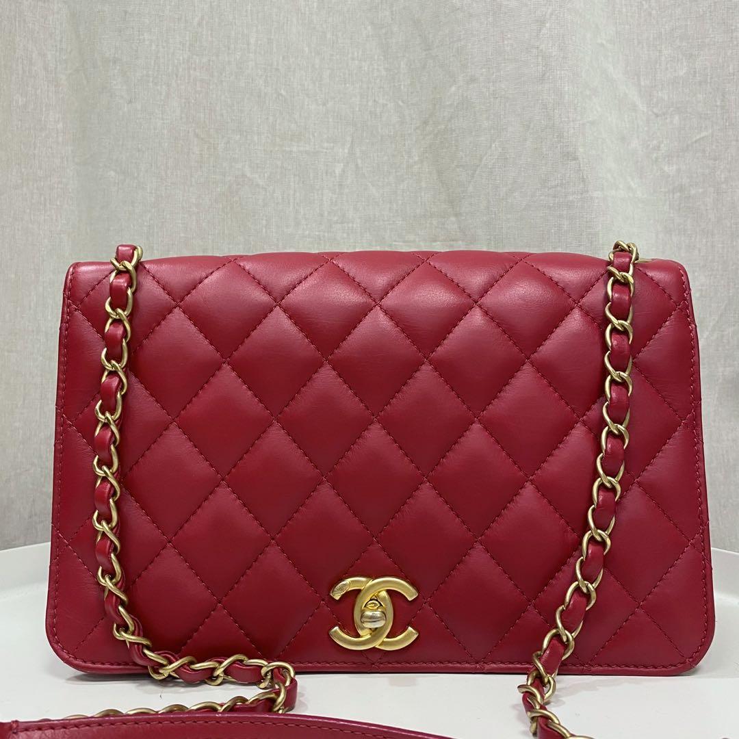 Authentic Chanel Red Medium Seasonal Flap bag in Lambskin and Gold