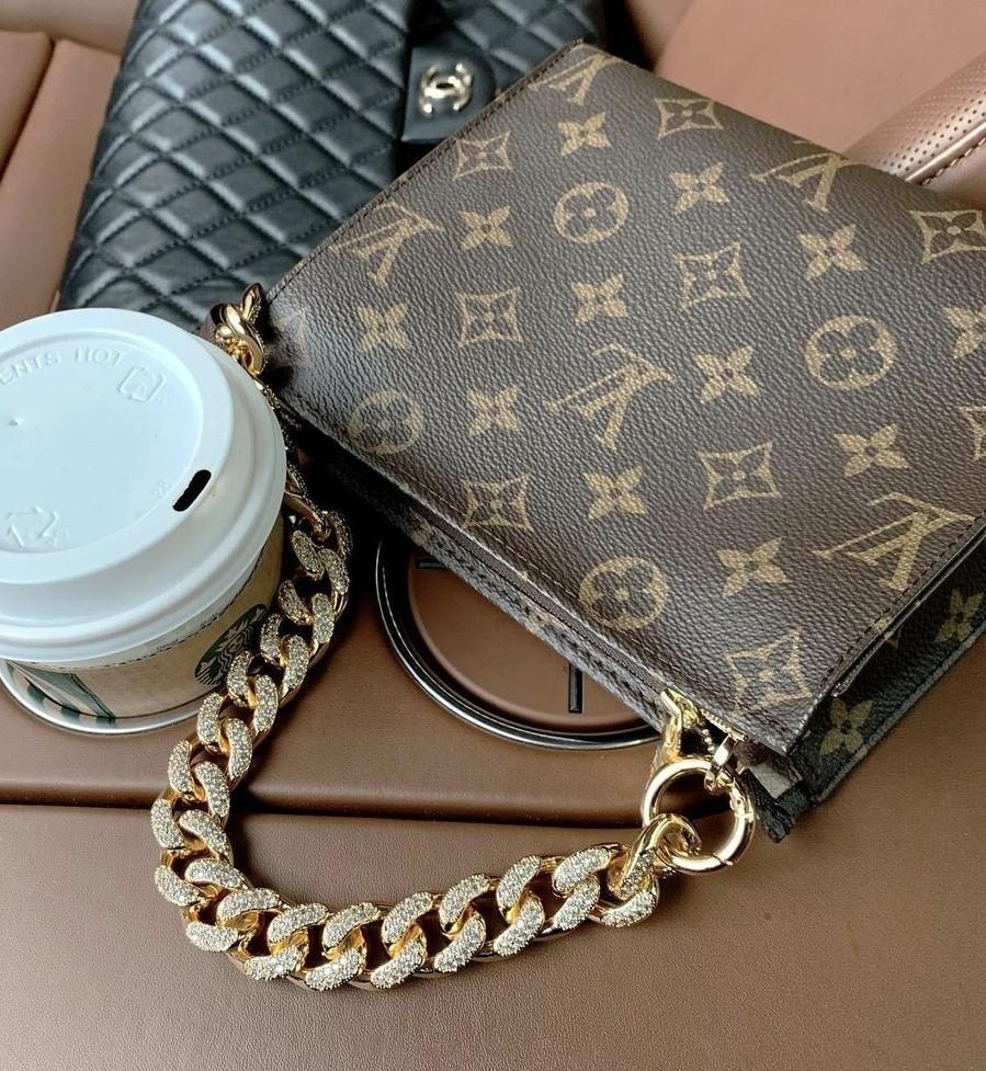 Louis Vuitton Toiletry Pouch 19 LV Pouch, Luxury, Bags & Wallets on  Carousell