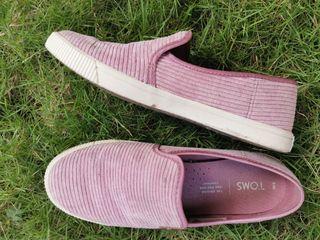 Authentic Toms Slip-ons