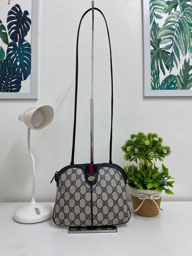 Authentic Vintage Gucci Accessory Collection Navy GC Supreme Coated Canvas Leather Crossbody Bag