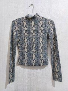 Bershka cobra motif wool sweater ukuran S