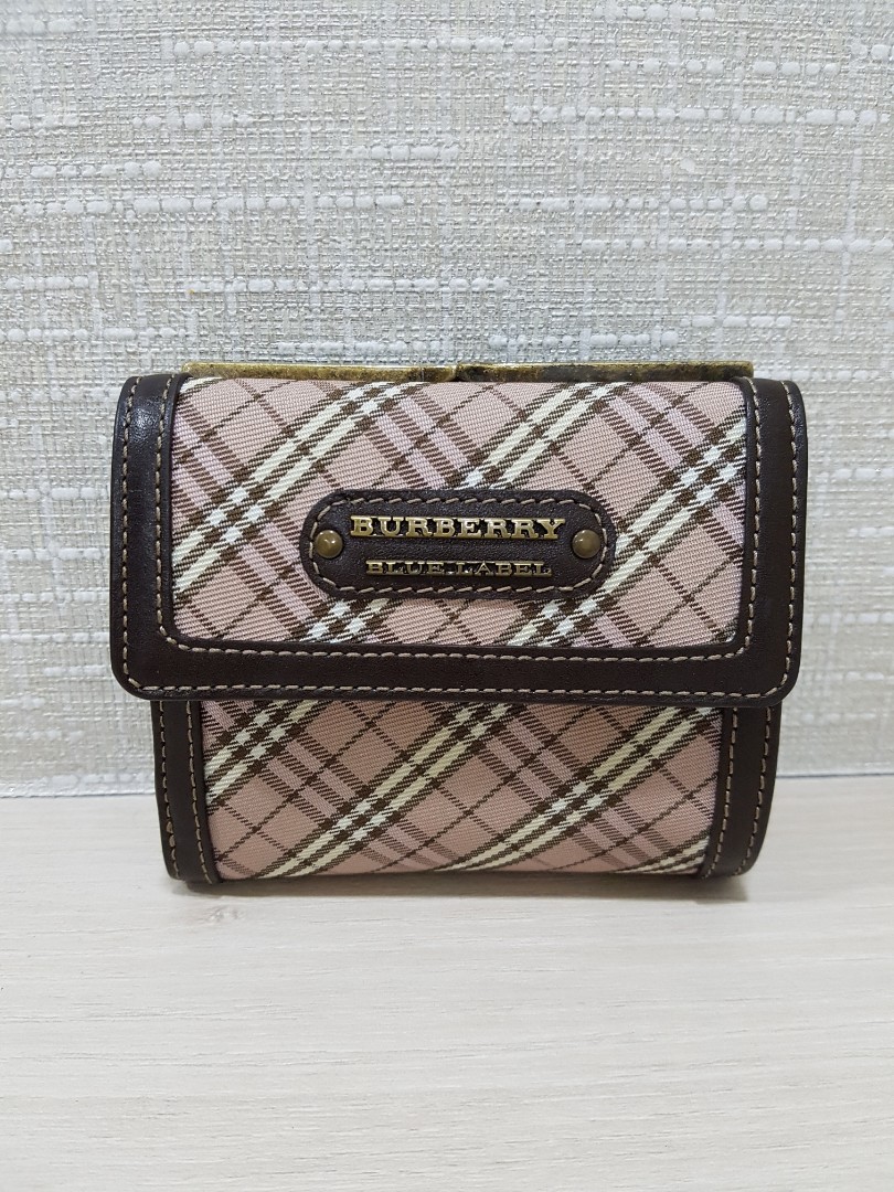 Burberry wallet Women s Fashion Bags Wallets Wallets Card Holders on Carousell