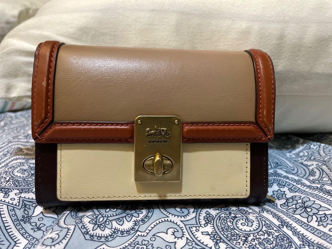 Coach Hutton Wallet, Women's Fashion, Bags & Wallets, Wallets & Card ...