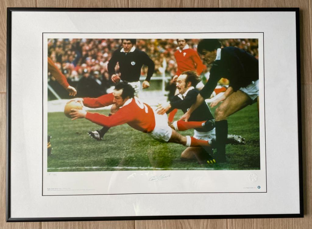 Exclusive Memorabilia Gareth Edwards Signed Wales Rugby Photograph