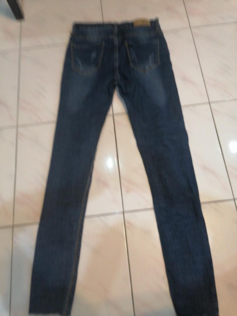 Long jeans (Category: Jeans & Leggings) located in Kulim. Submitted by atherine05 (Listing ID 1136898601, Image 2). Description: Like new Suitable for S size.