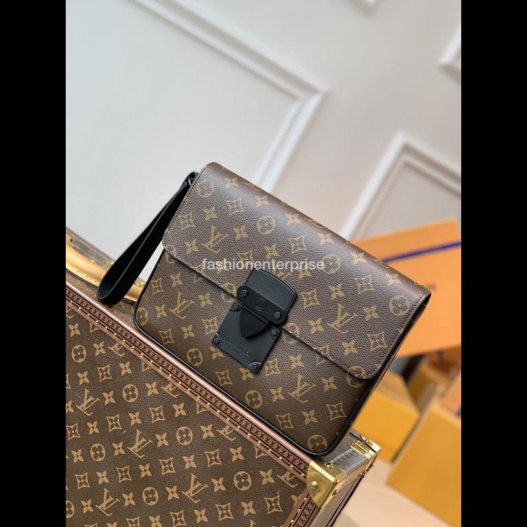 Authentic Louis Vuitton LV Clutch Bag, Men's Fashion, Bags, Belt bags,  Clutches and Pouches on Carousell