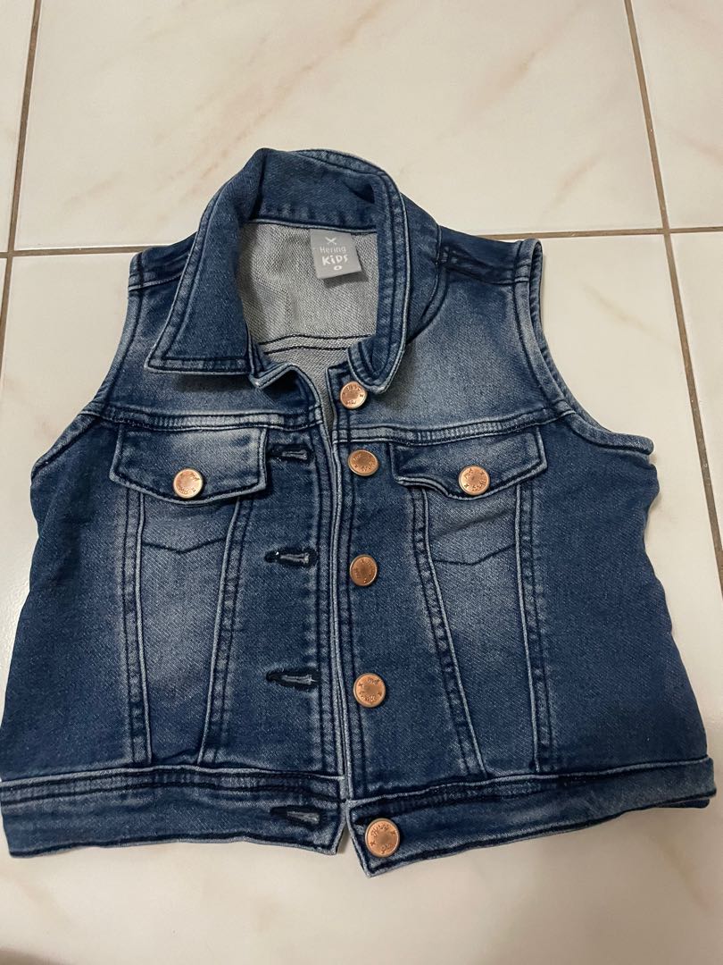 Maong jacket, Women's Fashion, Tops, Blouses on Carousell