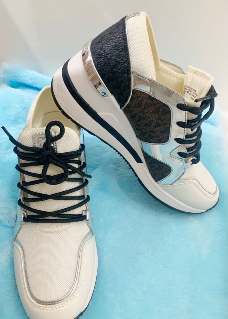 michael michael kors liv trainer signature logo sneakers