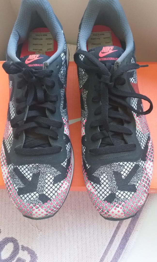 NIKE INTERTIONALIST (Category: Sneakers) located in Taguig. Submitted by rmdee_1810 (Listing ID 1136885514, Image 1). Description: Authentic US bought Nike Internationalist. RFS: Wrong size Size: US 11 UK 10 EUR 45 29cm.