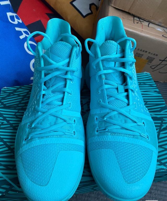 Kyrie 3 aqua on feet hotsell