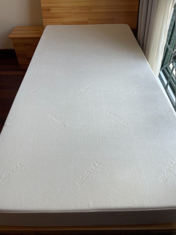 Original Tempur single mattress, Furniture & Home Living, Furniture