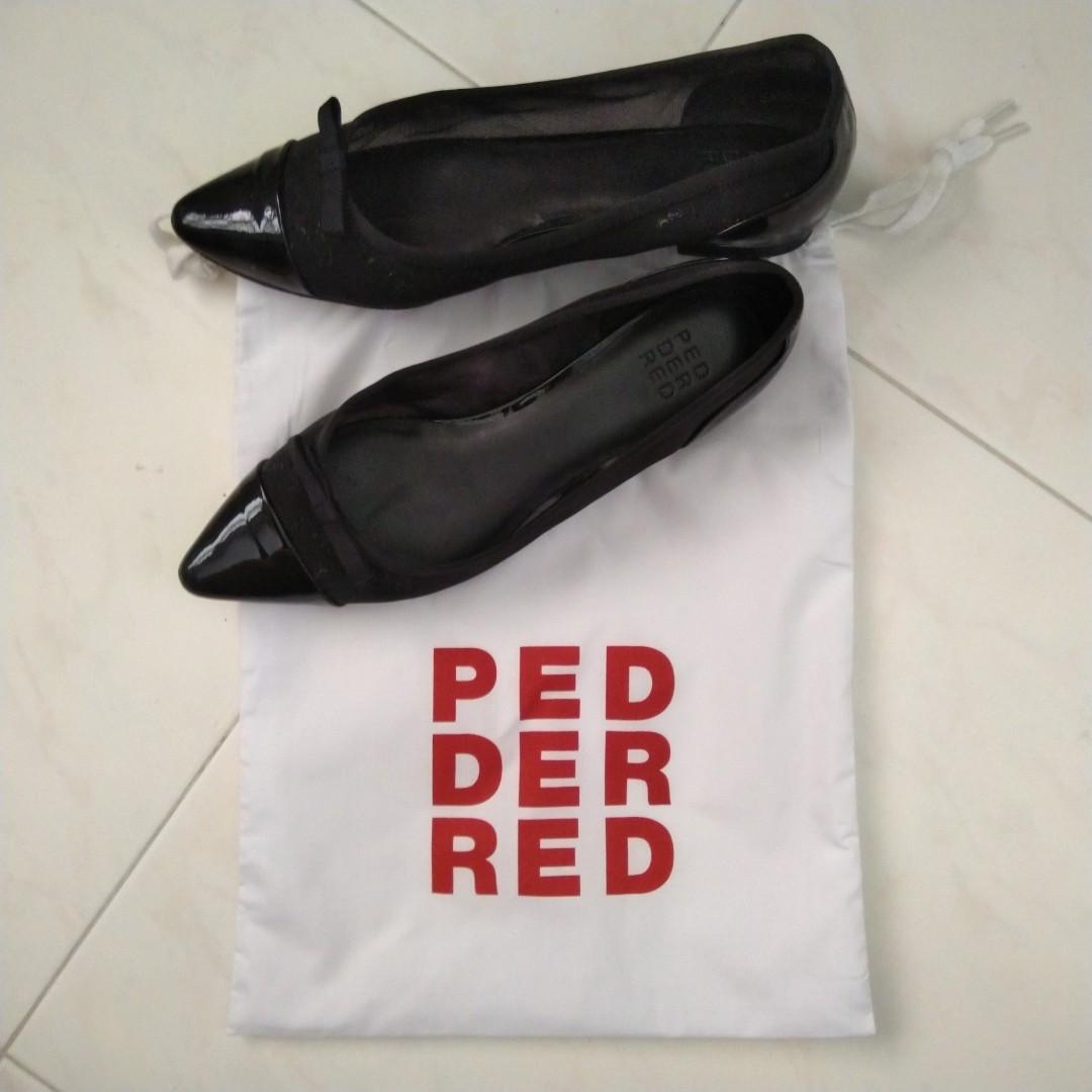 Red and black cheap flats