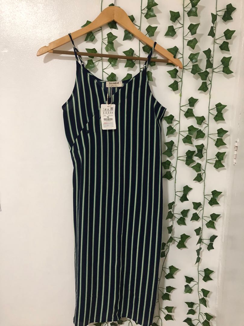 Pull and Bear Dress, Women's Fashion, Dresses & Sets, Dresses on Carousell