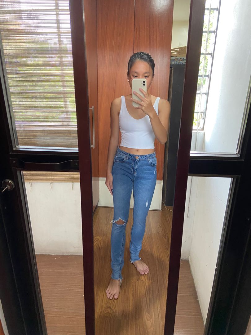 Amisu Ripped Denim Jeans, Women's Fashion, Bottoms, Jeans on Carousell