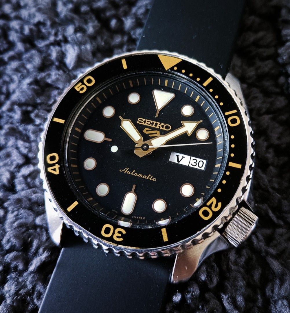 Seiko 5 Gold Black 5KX Automatic Sports Watch SRPD57K2 SRPD57, Men's  Fashion, Watches & Accessories, Watches on Carousell