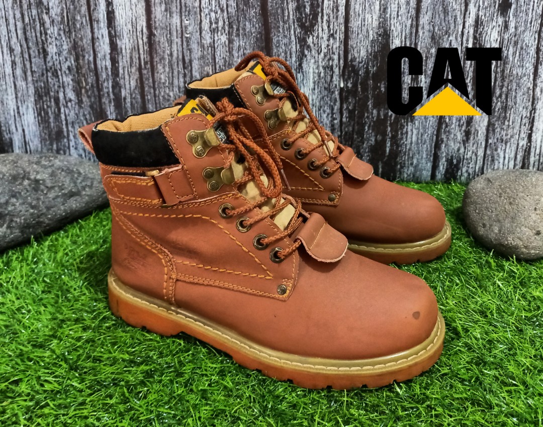 sepatu cat boots